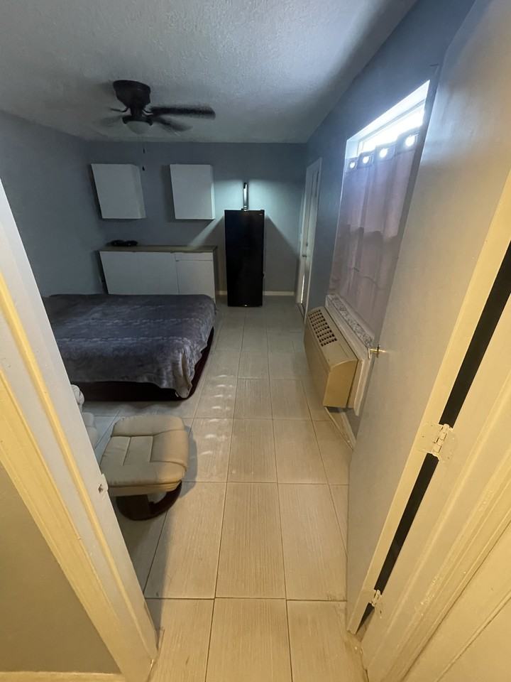 564 Orchid Dr #B - Photo 6 of 10