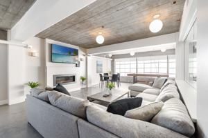 featured image of 2135 Commerce St