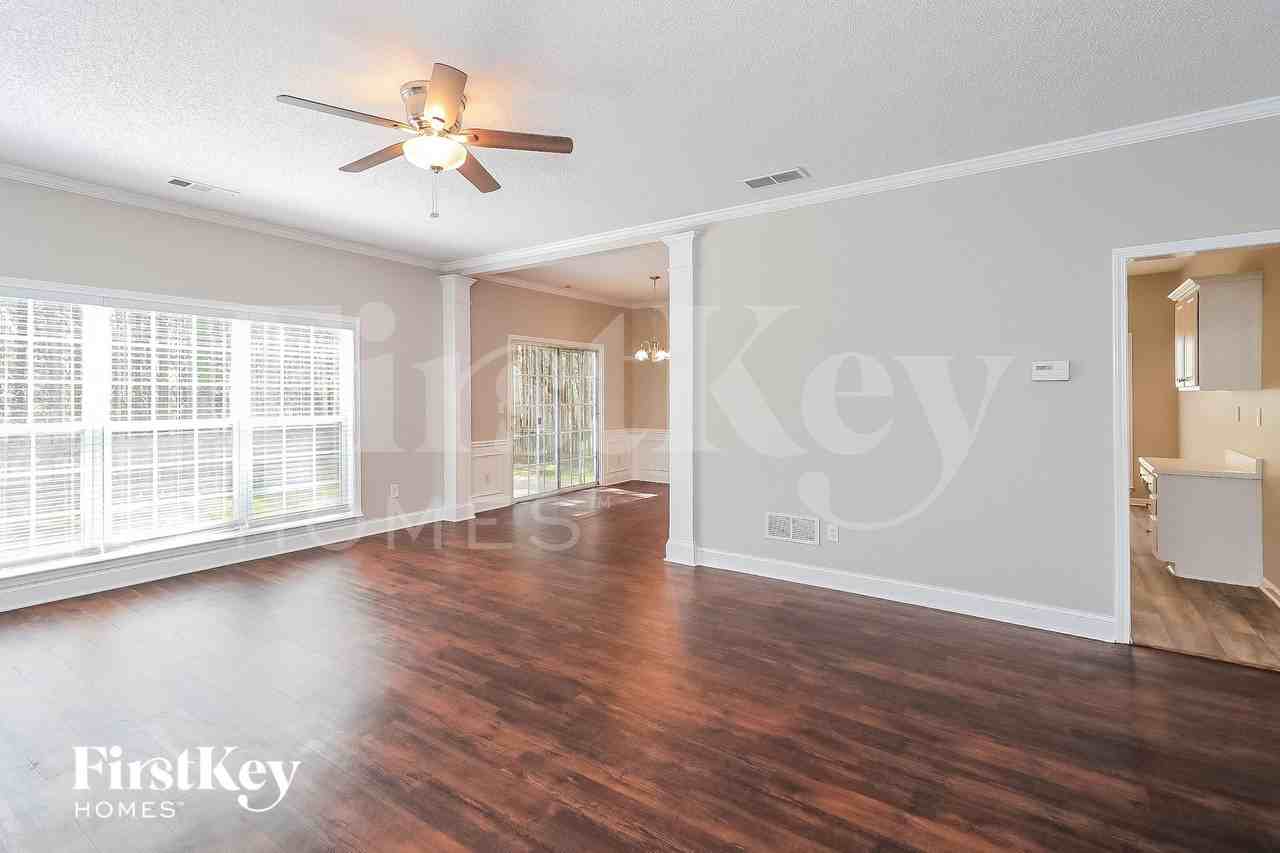 232 Ashland Dr - Photo 4 of 15