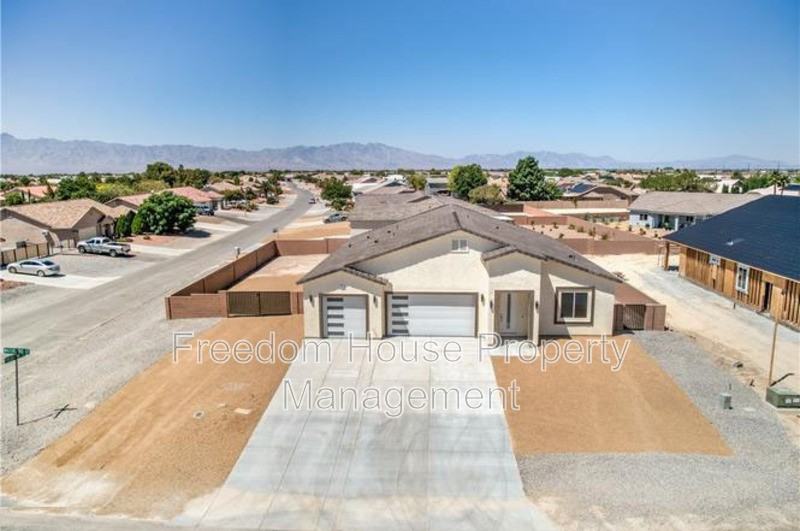 6380 Waterford St - Photo 6 of 41