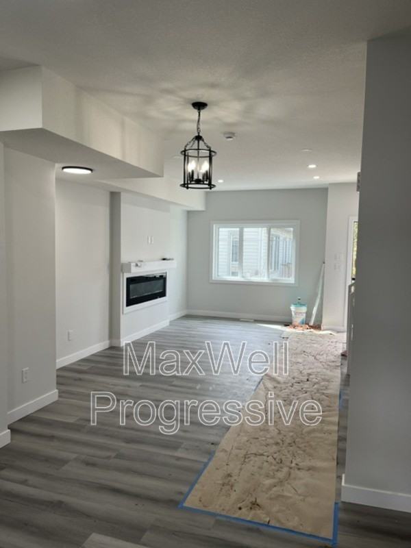 10821 112 St Nw #1 - Photo 2 of 27