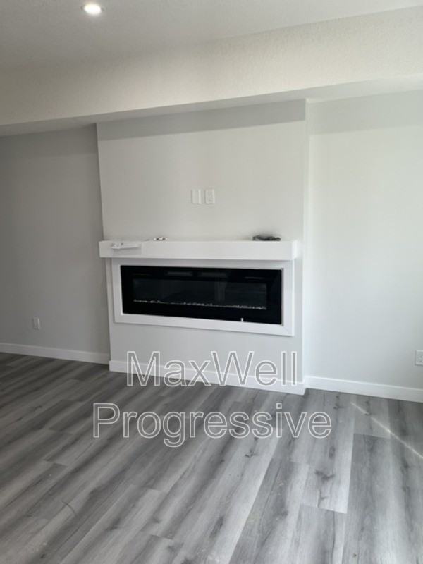 10821 112 St Nw #1 - Photo 5 of 27
