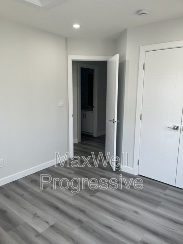 10821 112 St Nw #1 - Photo 7 of 27