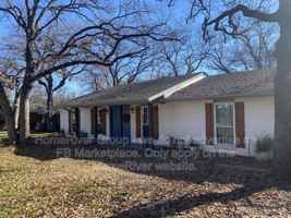 featured image of 3002 Friendswood Dr