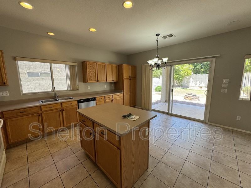 7662 W Via Del Sol - Photo 5 of 27