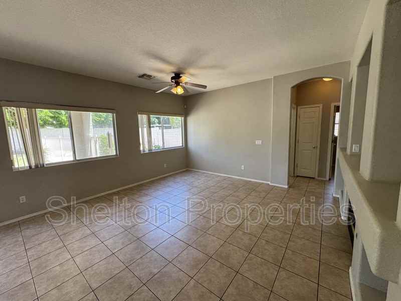 7662 W Via Del Sol - Photo 6 of 27