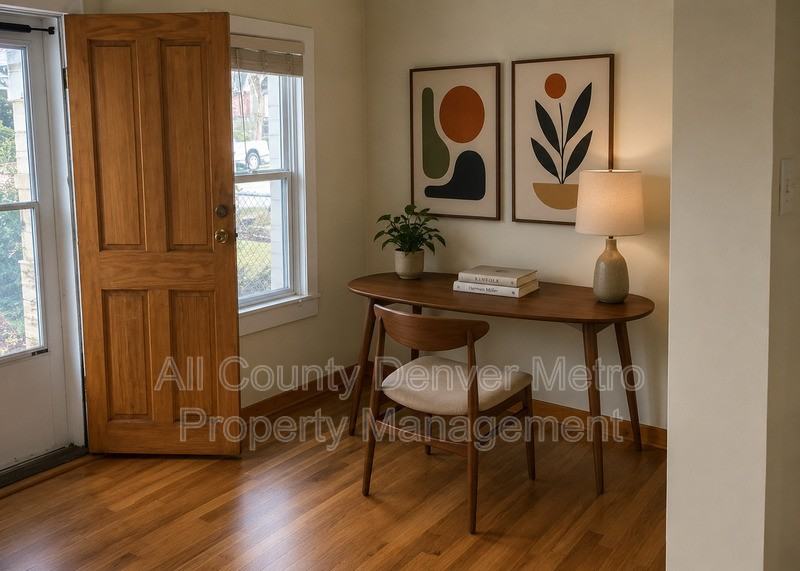 831 Elati St - Photo 5 of 17