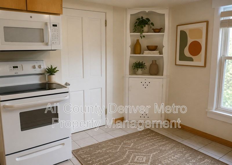 831 Elati St - Photo 7 of 17