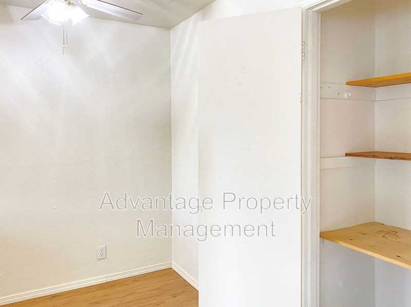 339 Jackson St W #3B - Photo 7 of 21