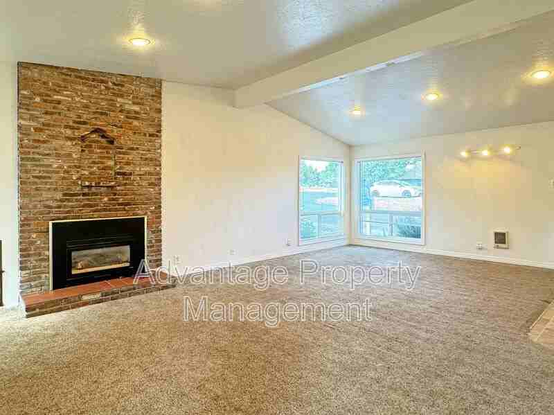 4010 Sw Western Blvd - Photo 2 of 20