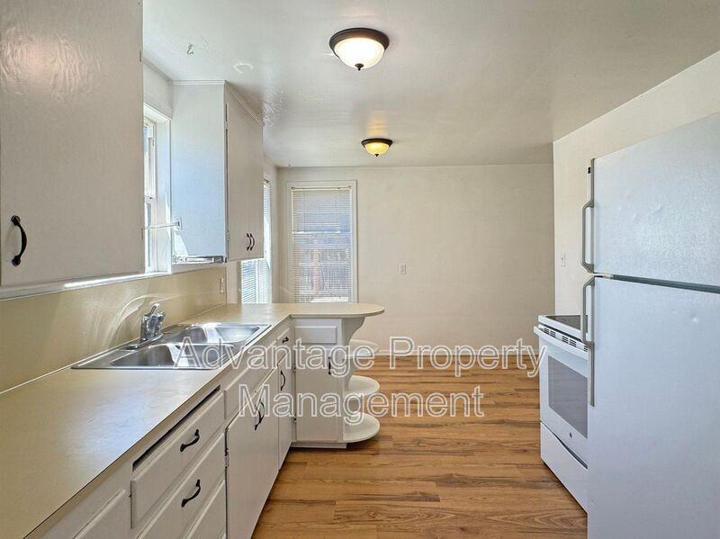 2353 Nw Fillmore Ave - Photo 5 of 23