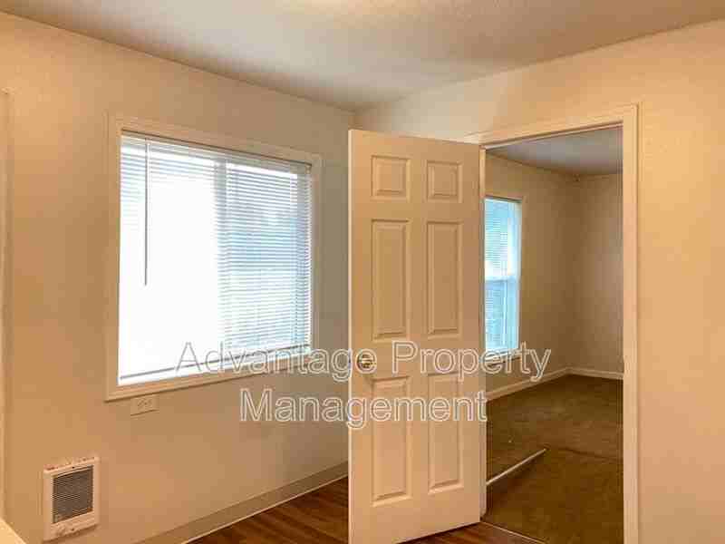 301 N Main St - Photo 6 of 8
