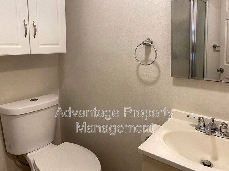 301 N Main St - Photo 7 of 8
