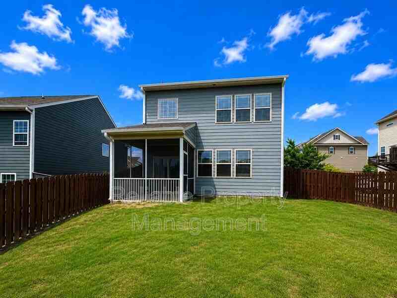 1828 Birdhouse Ln - Photo 3 of 21