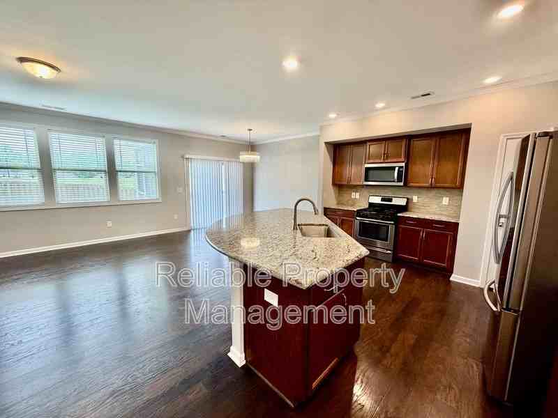 1828 Birdhouse Ln - Photo 6 of 21