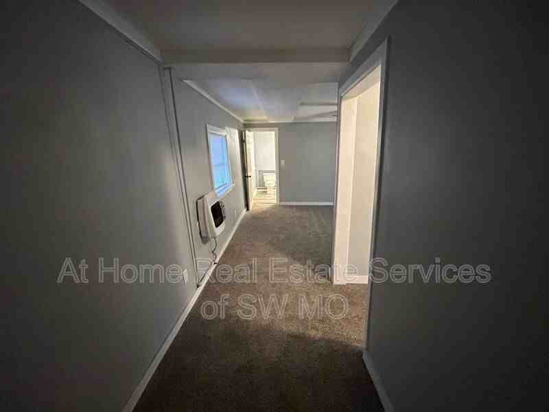 729 E Garfield St - Photo 6 of 12