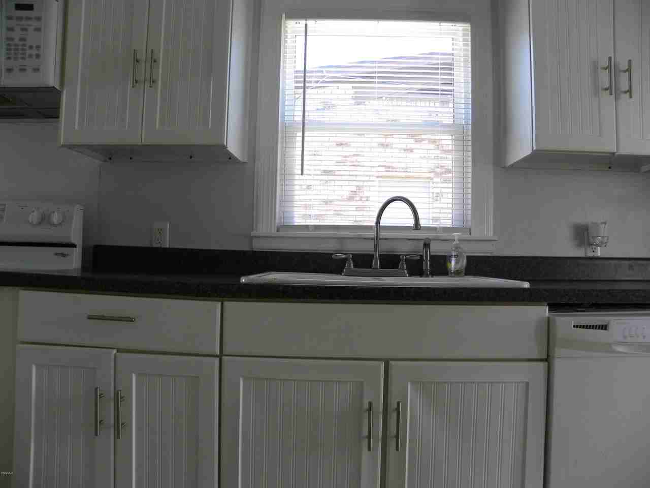 2058 South Dr - Photo 7 of 25