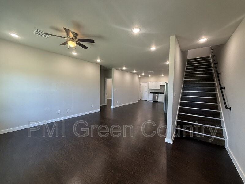 13523 S Mingo Rd #3 - Photo 3 of 15