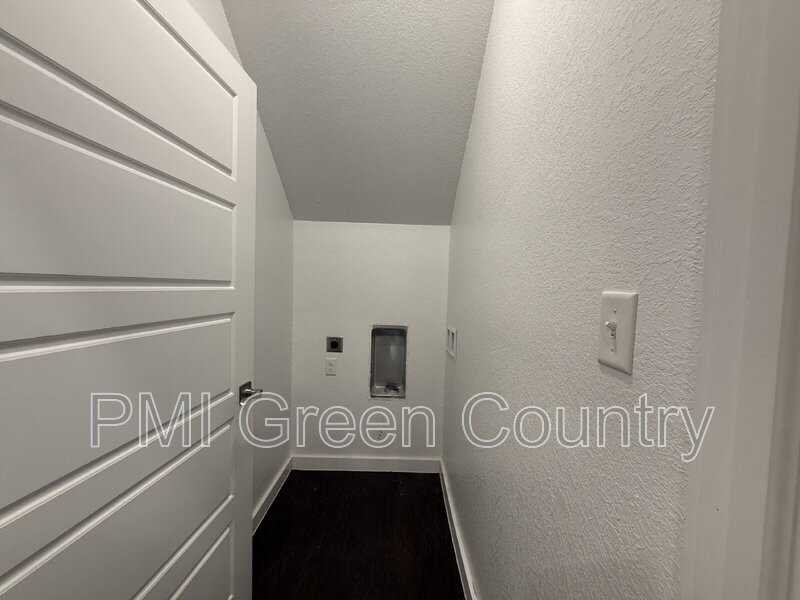 13523 S Mingo Rd #3 - Photo 6 of 15