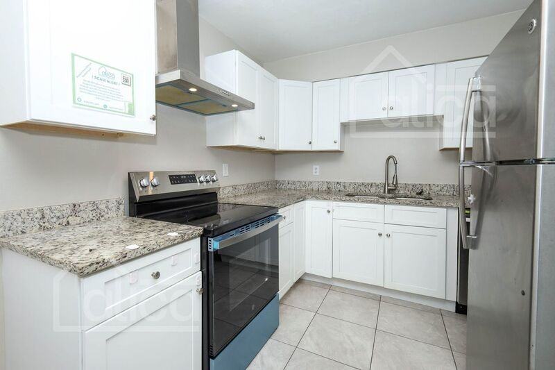 3810 Thompson St - Photo 7 of 20