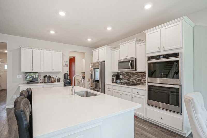 32 Westmont Dr - Photo 5 of 31