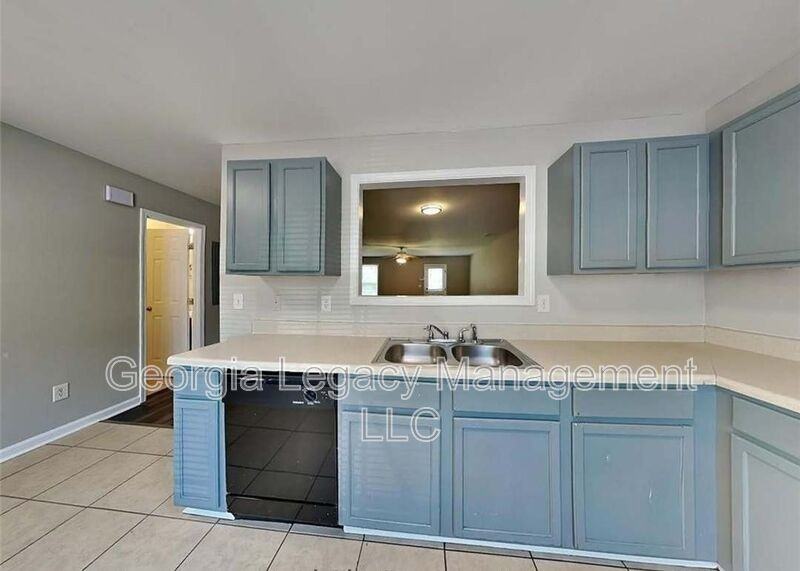 407 Maple Way #E - Photo 3 of 17