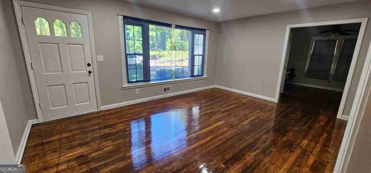 488 Pomona Cir Sw - Photo 2 of 5