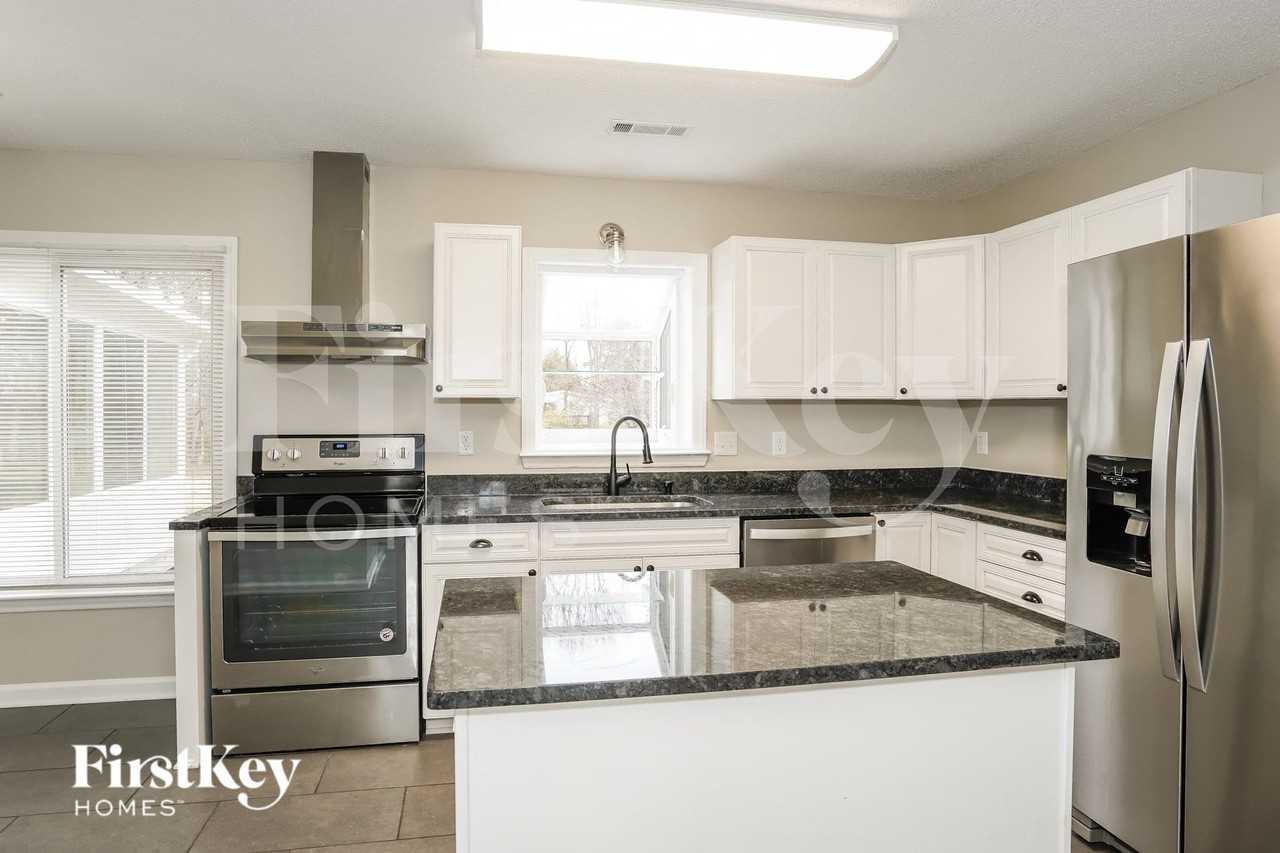 6350 River Crest Dr - Photo 5 of 15