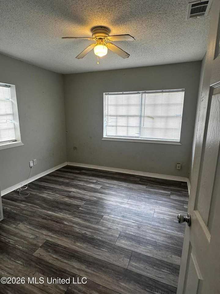 4502 Newman Ave - Photo 4 of 4