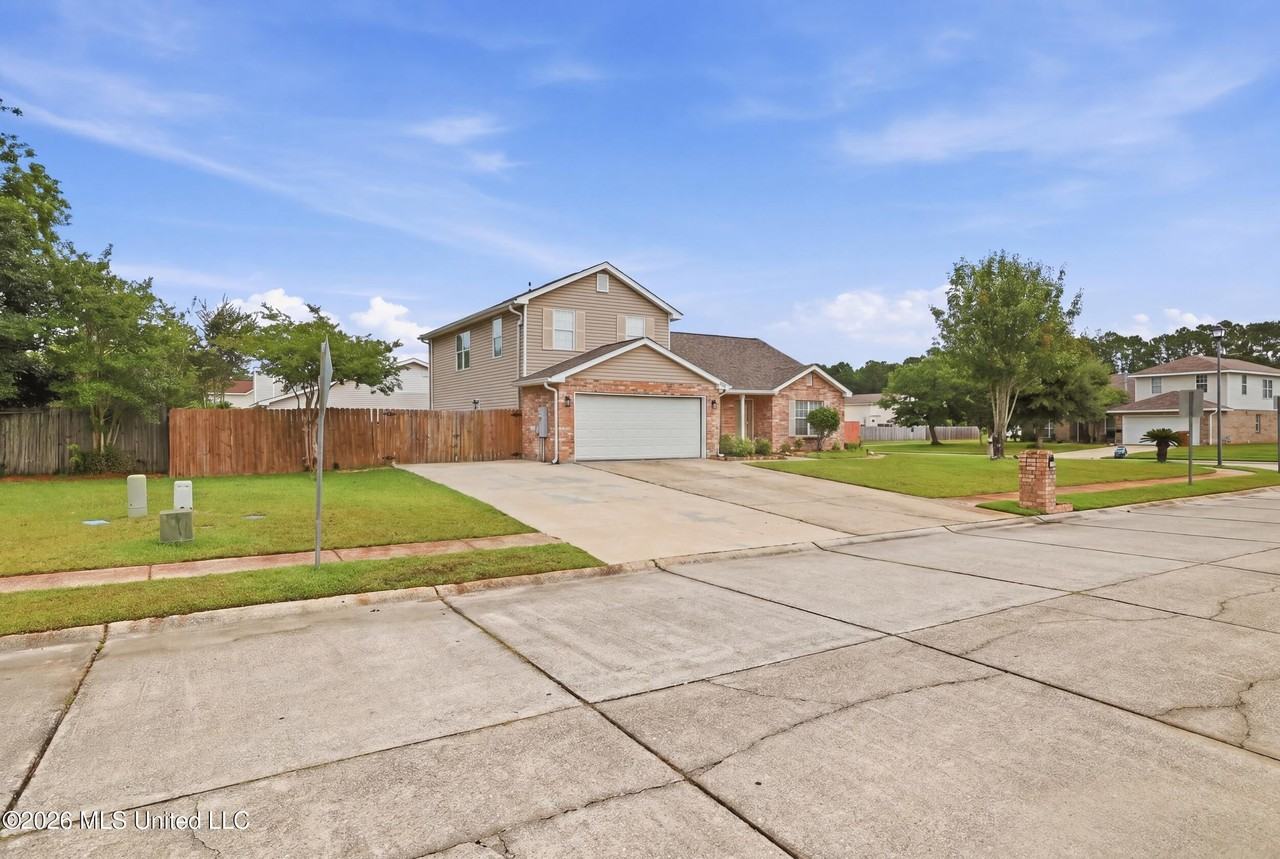 2232 Club Moss Cir - Photo 3 of 47