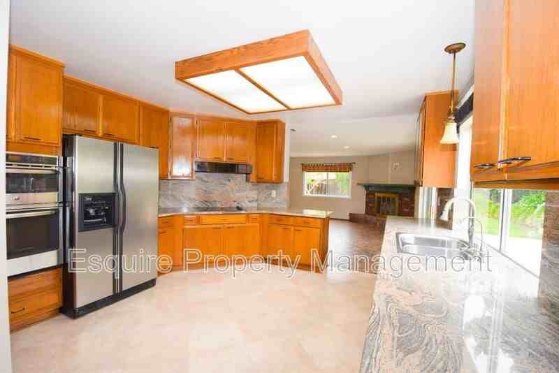 887 Yearling Ct - Photo 7 of 25
