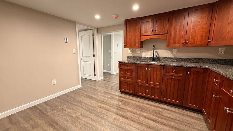 62 Suffield St #E - Photo 4 of 19