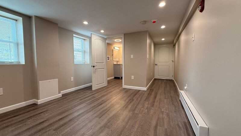 62 Suffield St #E - Photo 7 of 19