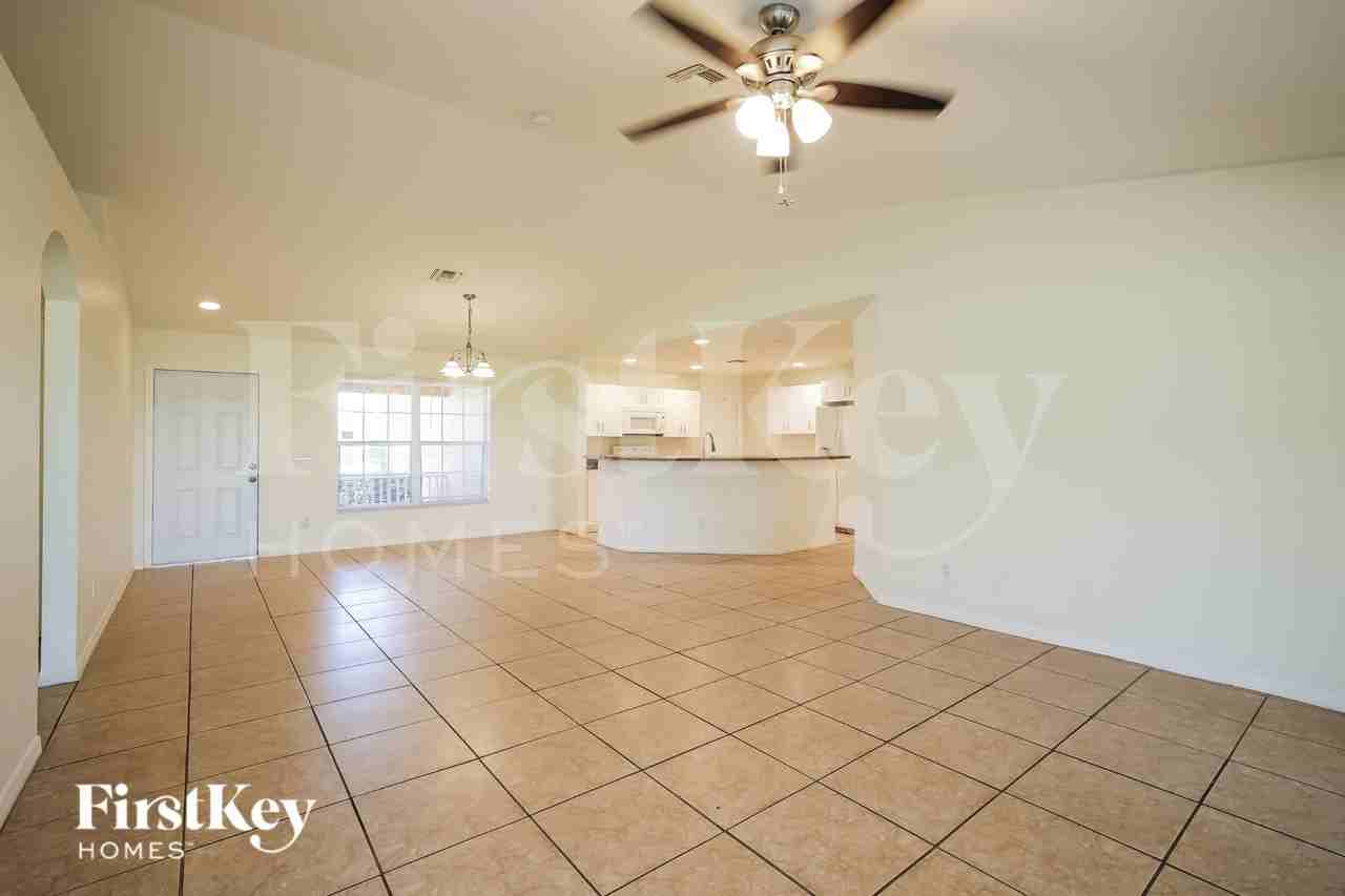 3519 41st St Sw - Photo 4 of 16
