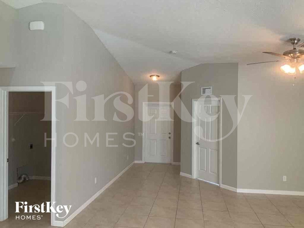 3354 Sw Ludlow St - Photo 2 of 30