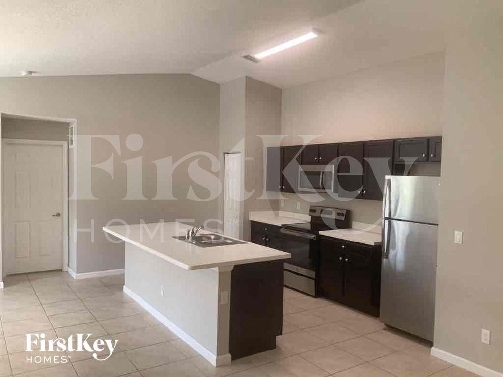 3354 Sw Ludlow St - Photo 7 of 30