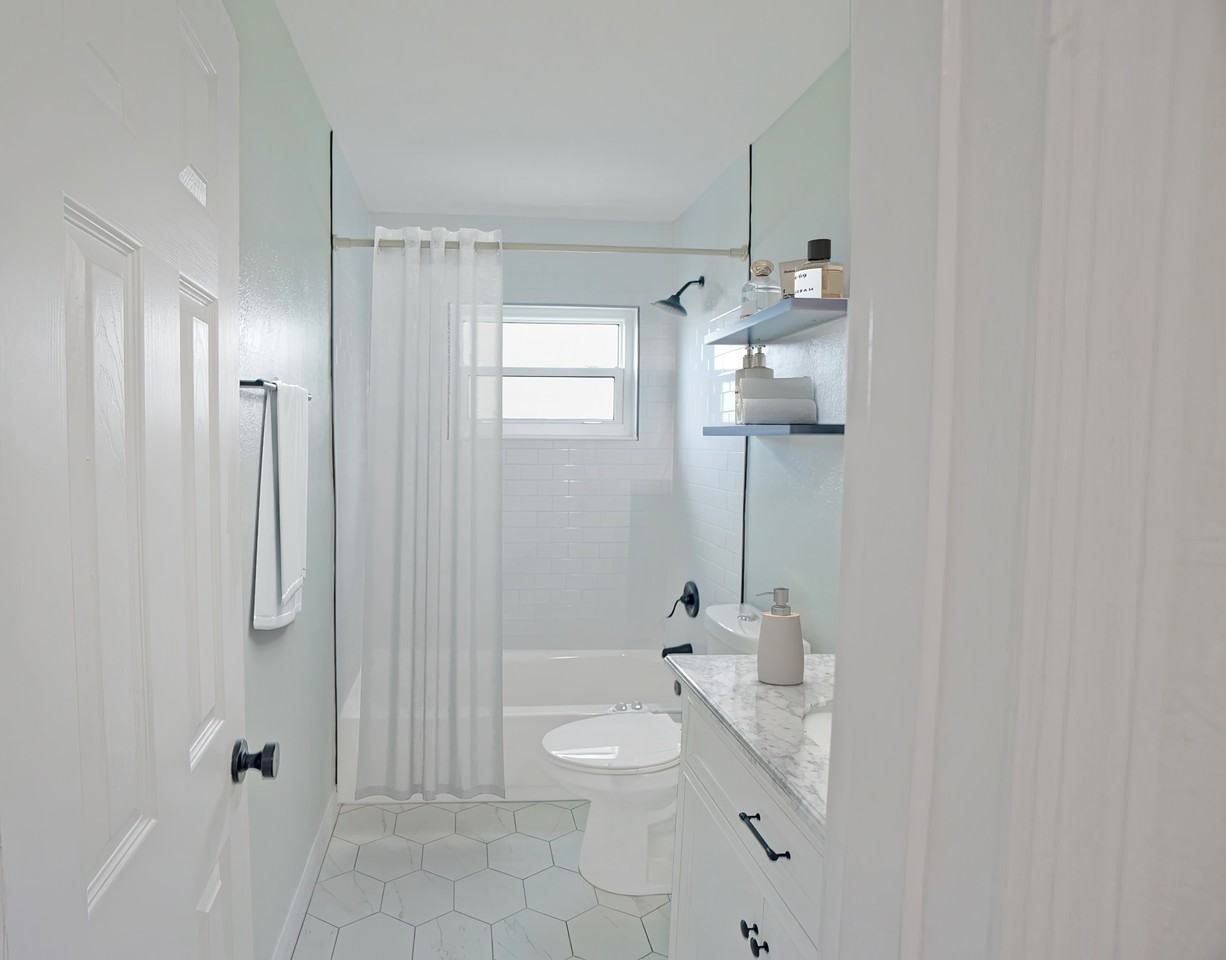 7325 10th St N - Photo 7 of 29