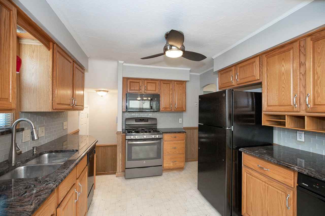 19861 Monterey Ave - Photo 4 of 24