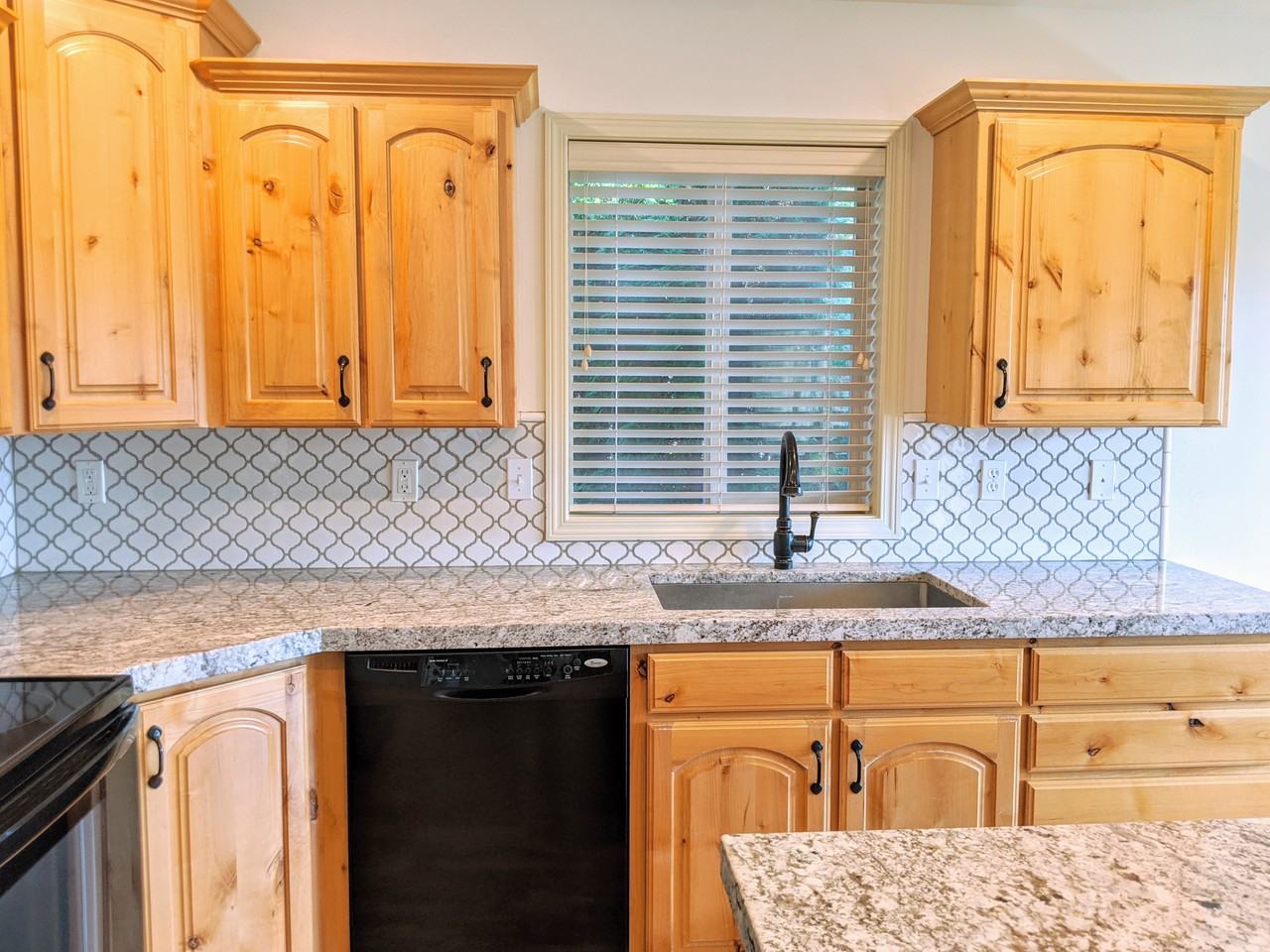 1760 Strawberry Pl - Photo 5 of 17