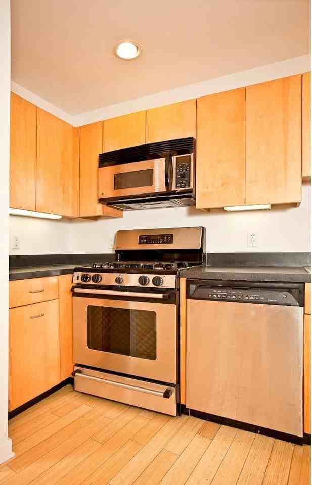 36 Moore St #9 - Photo 4 of 6