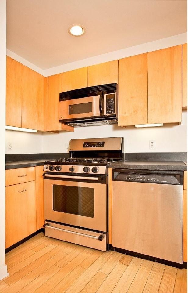 36 Moore St #9 - Photo 5 of 6