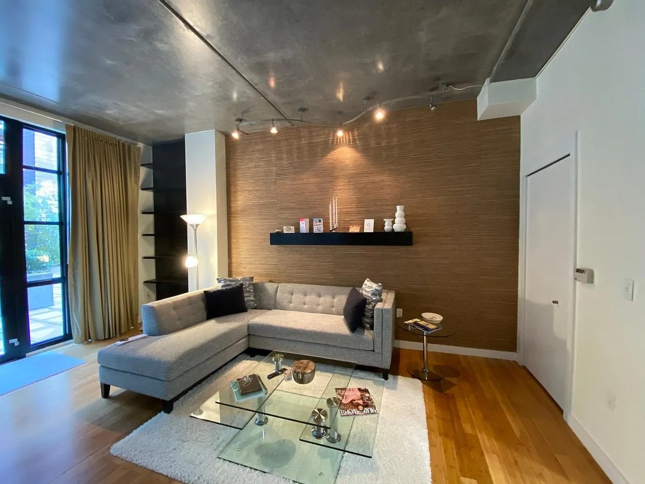 317 Vine St - Photo 3 of 9