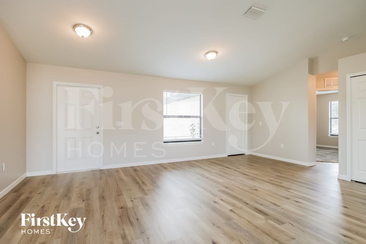 3008 45th St Sw - Photo 3 of 18