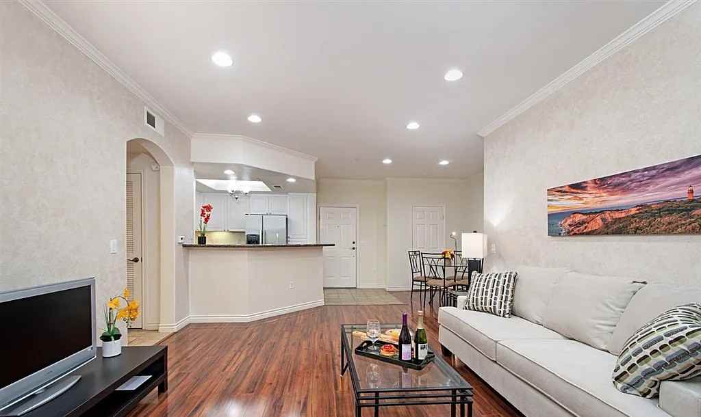9263 Regents Rd - Photo 7 of 8