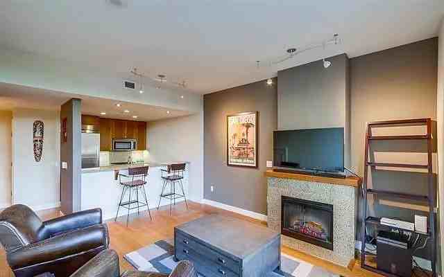 700 W E St - Photo 2 of 7