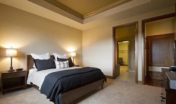 700 W E St - Photo 6 of 7
