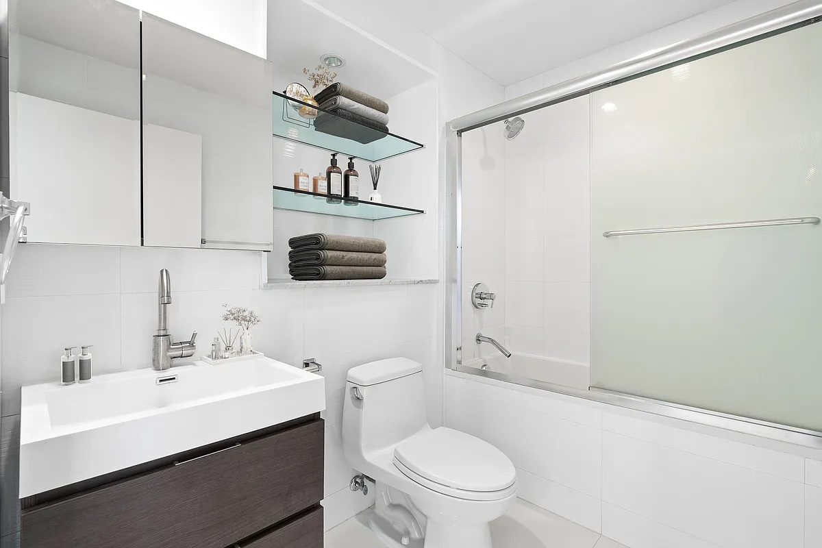 512 51st Ave - Photo 4 of 6