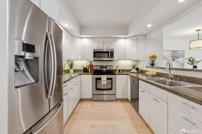 1438 Green St #3B - Photo 7 of 10