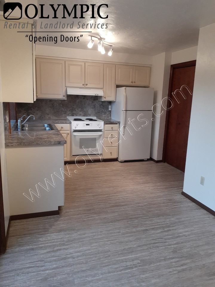 1419 Mamook Ct Ne A/B - Photo 3 of 6