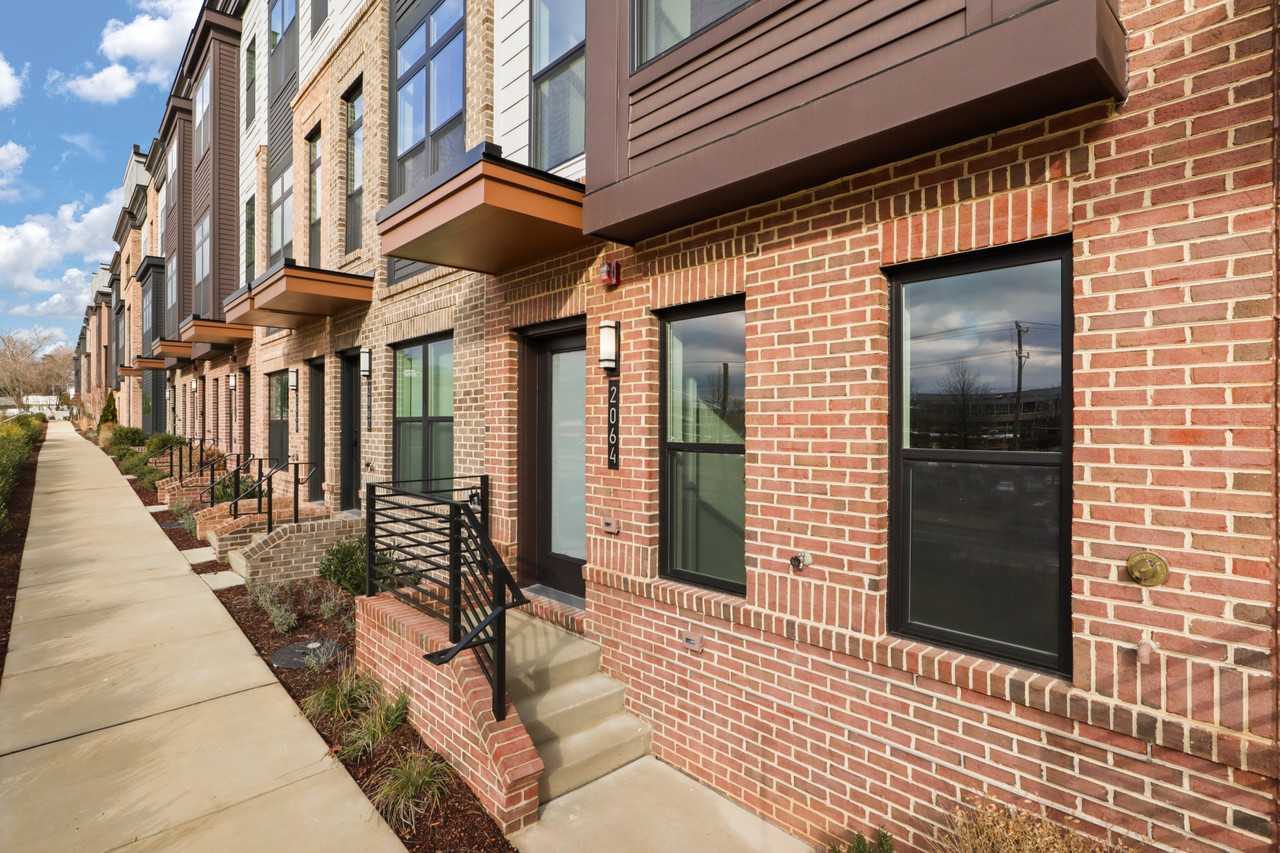 2064 Tysons Ridgeline Rd - Photo 4 of 43